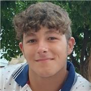 Doy clases de primaria, ESO y ciencias aplicadas en bachillerato, especialmente en matemáticas aplicadas a las C. Sociales